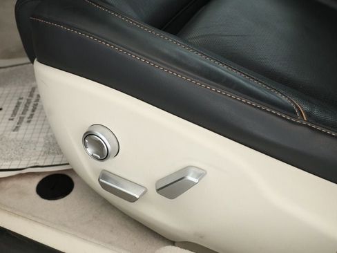 Used 2023 Lucid Air Touring image 9