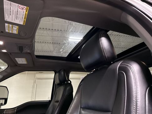 Used 2017 Ford F250 Lariat w/ Lariat Ultimate Package AWD/4WD image 20