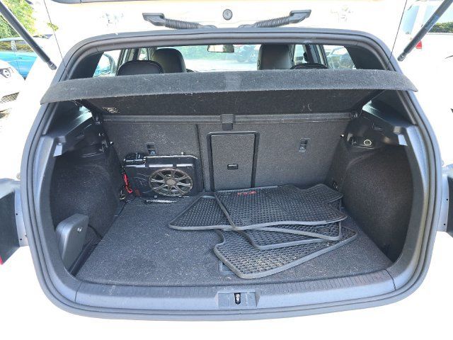 Used 2015 Volkswagen GTI SE FWD image 12