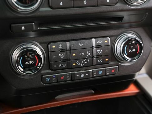 Used 2018 Ford F250 King Ranch w/ King Ranch Ultimate Package AWD/4WD image 12