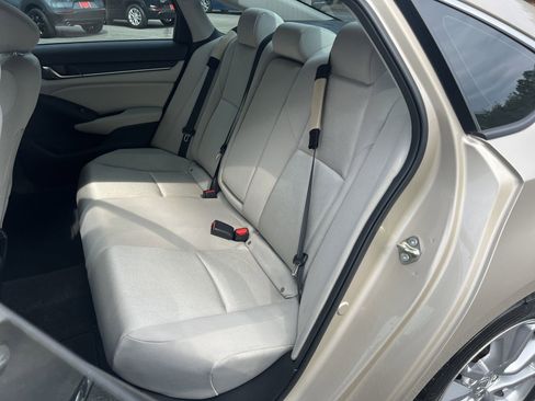 Used 2018 Honda Accord LX image 17