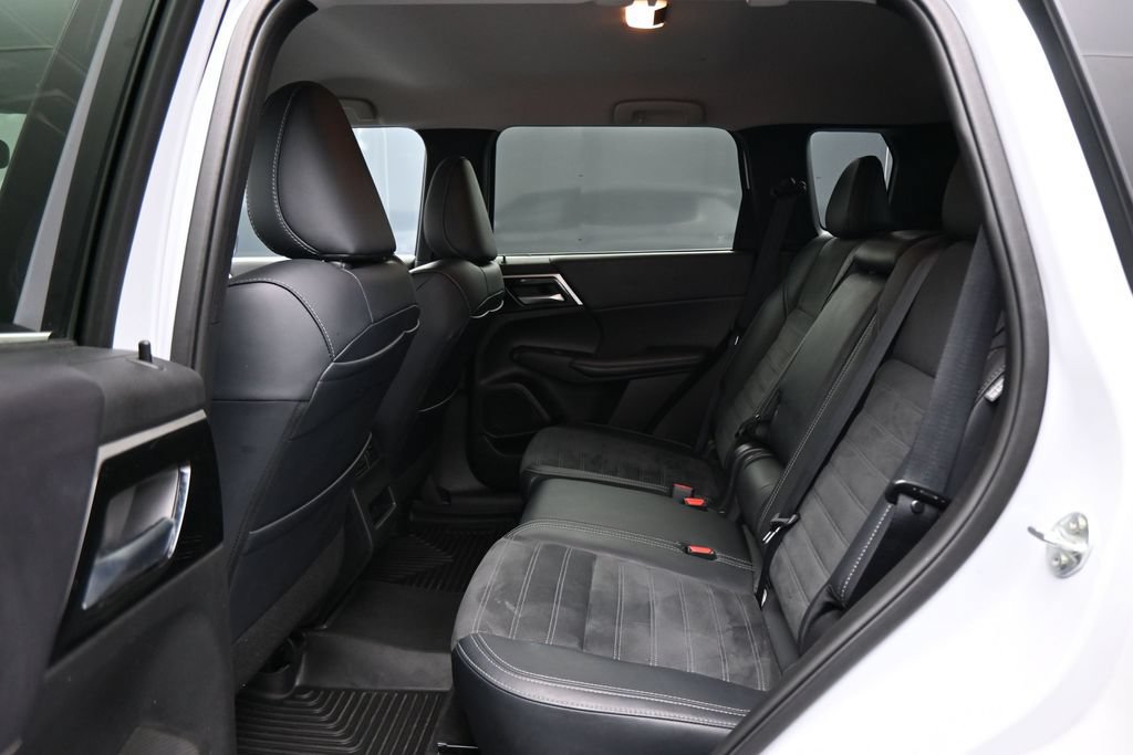 Used 2024 Mitsubishi Outlander SE AWD/4WD image 25
