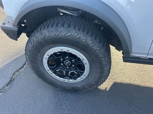 Used 2021 Ford Bronco Badlands w/ Sasquatch Package image 17