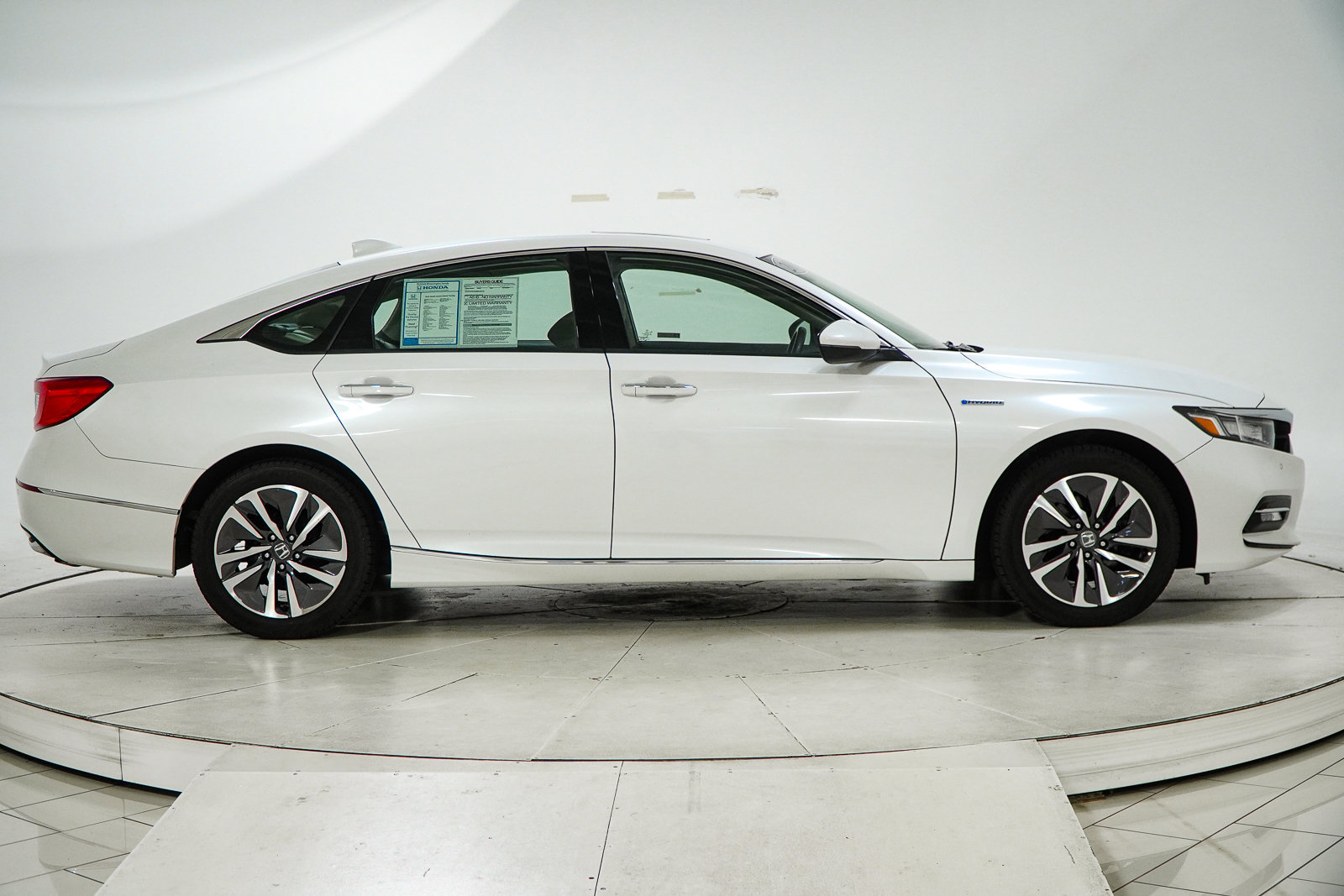 Used 2019 Honda Accord Touring image 12