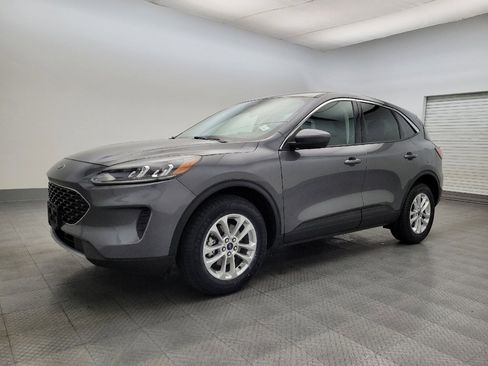 Used 2021 Ford Escape SE image 2