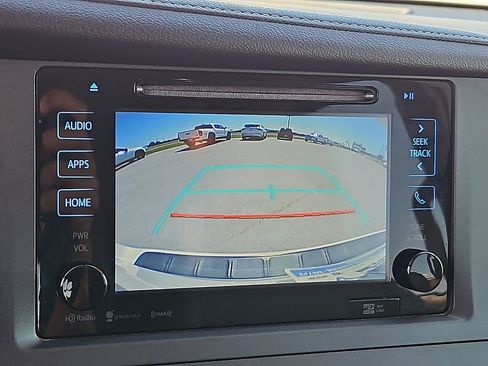 Used 2017 Toyota Sienna XLE w/ XLE Navigation Package FWD image 27