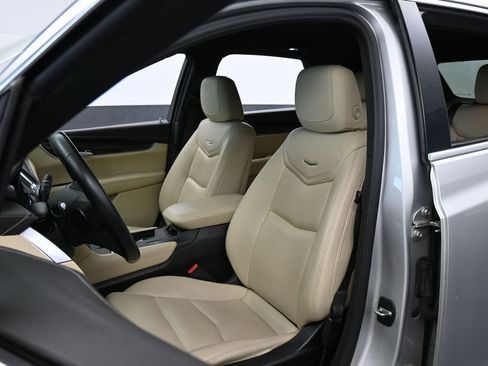 Used 2019 Cadillac XT5 FWD image 10
