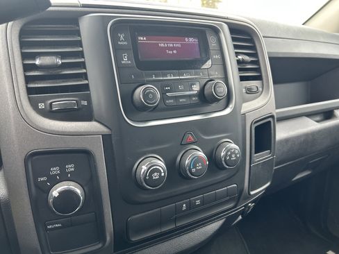 Used 2018 RAM 1500 ST w/ SXT Appearance Group AWD/4WD image 18