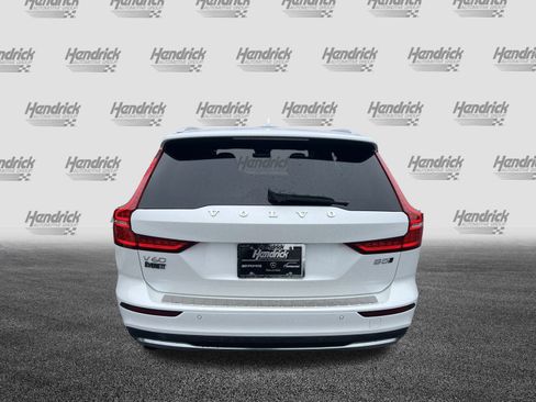 Used 2023 Volvo V60 B5 Cross Country Plus w/ Climate Package image 9