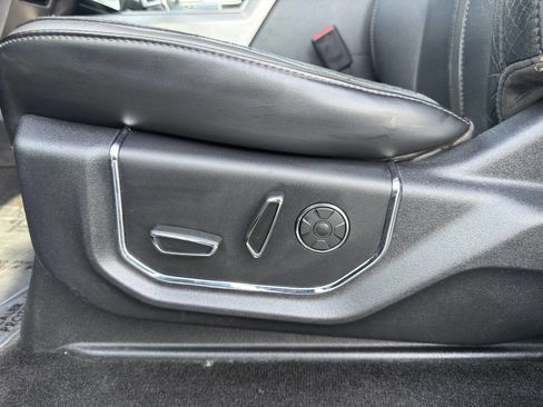 Used 2015 Ford F150 Platinum w/ Equipment Group 701A Luxury AWD/4WD image 22