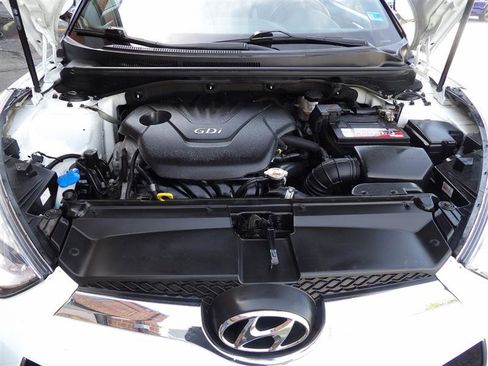 Used 2016 Hyundai Veloster w/ Option Group 03 FWD image 27