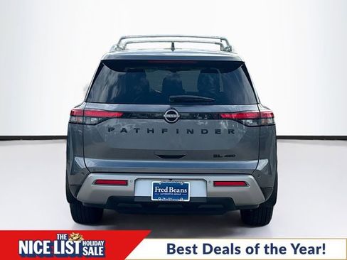 Used 2024 Nissan Pathfinder SL w/ Black Appearance Package image 6