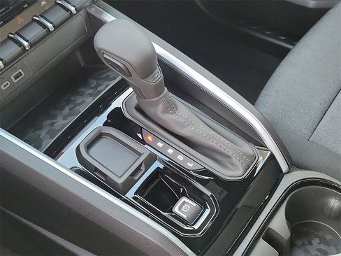 New 2026 Chevrolet Colorado W/T image 12