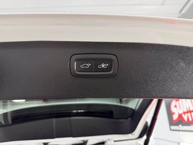 Used 2023 Volvo XC90 B5 Core w/ Protection Package Premier AWD/4WD image 16