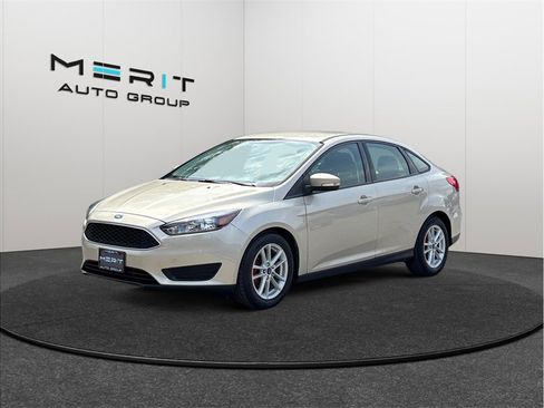 Used 2017 Ford Focus SE FWD image 4