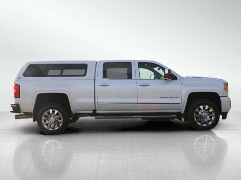 Used 2018 GMC Sierra 2500 Denali w/ Duramax Plus Package image 6