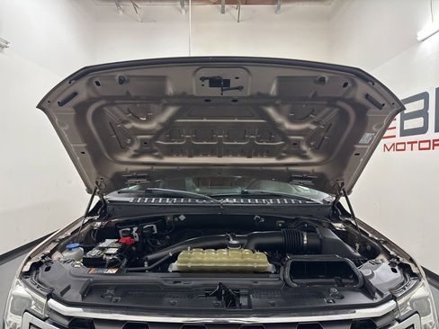 Used 2020 Ford Expedition XLT w/ FX4 Off-Road Package image 5