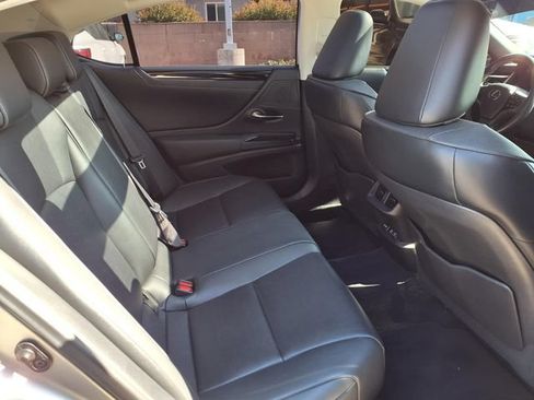 Used 2020 Lexus ES 350 w/ Premium Package FWD image 23