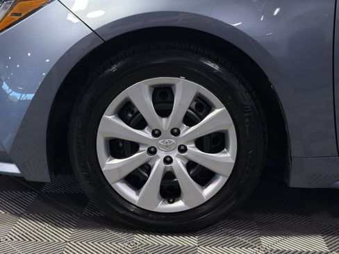 Used 2025 Toyota Corolla LE FWD image 16