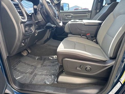 Used 2022 RAM 1500 4x4 Crew Cab image 11