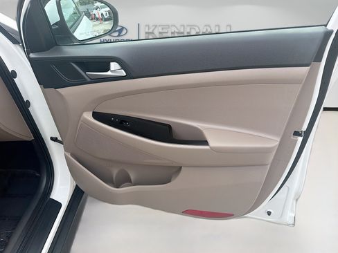 Used 2021 Hyundai Tucson SE FWD image 30