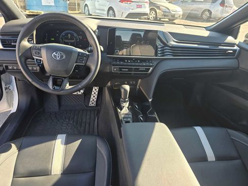 Used 2025 Toyota Camry SE image 20