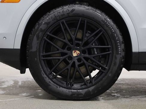 New 2026 Porsche Cayenne Coupe AWD/4WD image 39