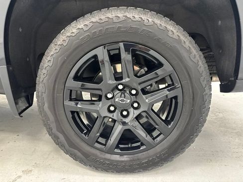 Used 2020 Chevrolet Silverado 1500 High Country w/ Technology Package AWD/4WD image 39