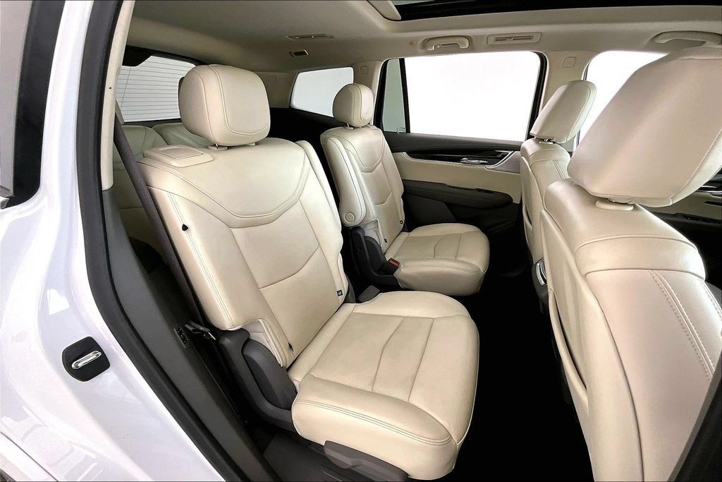Used 2020 Cadillac XT6 Premium Luxury FWD image 36