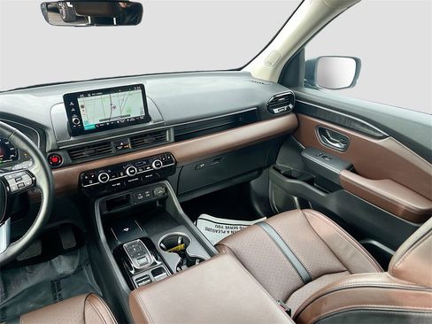 Used 2025 Honda Pilot Elite image 25