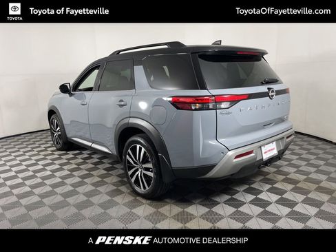 Used 2025 Nissan Pathfinder Platinum image 17