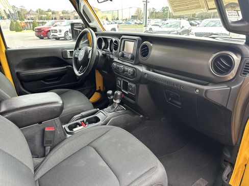 Used 2019 Jeep Wrangler Sport image 20