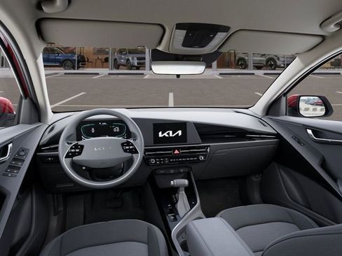 Certified 2025 Kia Niro LX image 14