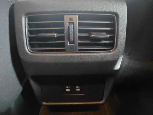 Used 2024 Nissan Rogue SV AWD/4WD image 18