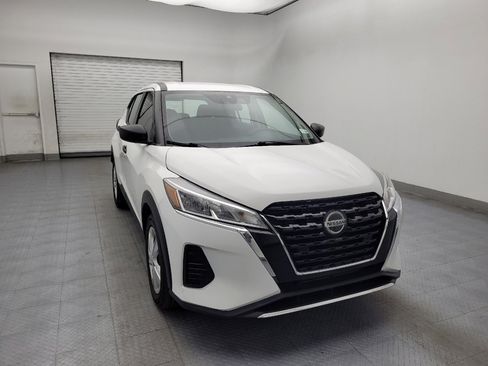 Used 2021 Nissan Kicks S image 14