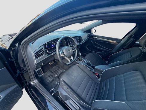 Used 2024 Volkswagen Jetta Sport FWD image 9