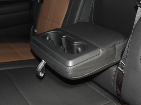 Used 2024 Chevrolet Silverado 1500 High Country w/ High Country Premium Package AWD/4WD image 46