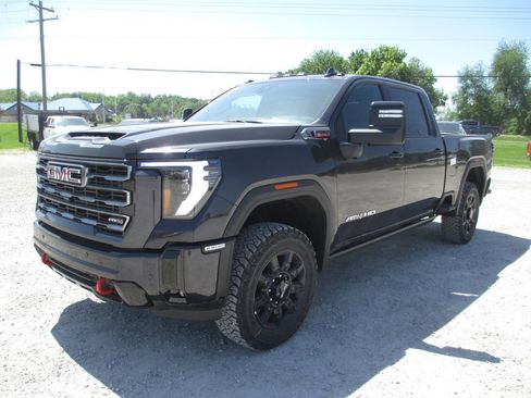 New 2026 GMC Sierra 2500 AT4 w/ AT4 Premium Plus Package AWD/4WD image 11