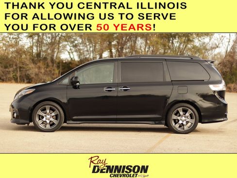 Used 2017 Toyota Sienna SE image 4