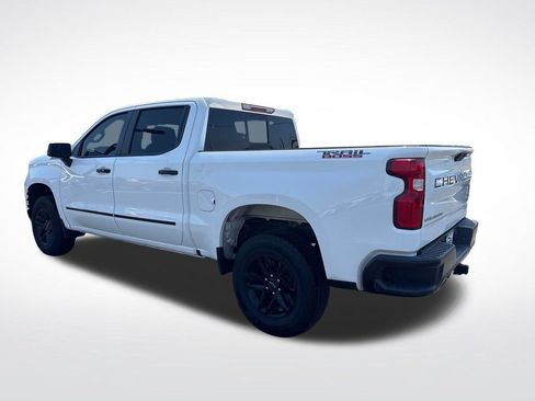 Used 2021 Chevrolet Silverado 1500 LT Trail Boss w/ Convenience Package II AWD/4WD image 3