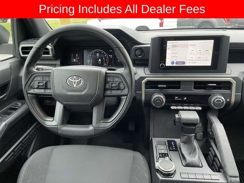 Used 2025 Toyota Tacoma SR AWD/4WD image 13
