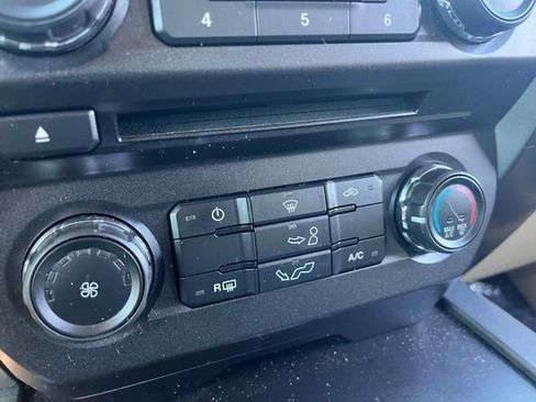 Used 2018 Ford F150 XLT w/ Max Trailer Tow Package image 17