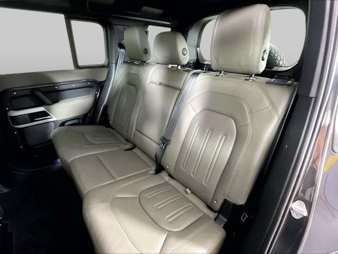 Used 2022 Land Rover Defender 110 S AWD/4WD image 18