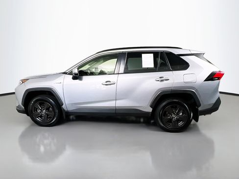 Used 2021 Toyota RAV4 XLE AWD/4WD image 9