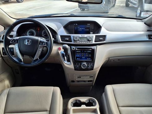 Used 2016 Honda Odyssey Touring Elite image 4