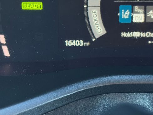 Used 2025 Toyota Camry LE image 39