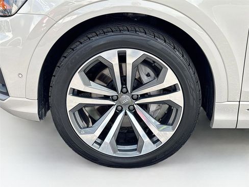 Used 2021 Audi Q8 Premium Plus w/ Premium Plus Package AWD/4WD image 37