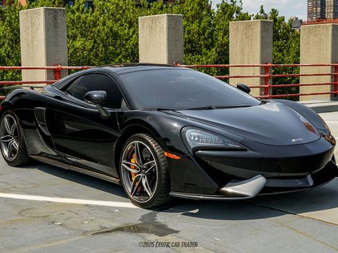 Used 2019 McLaren 570S Spider image 17