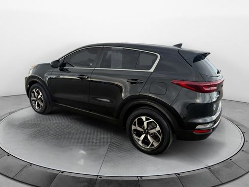 Used 2021 Kia Sportage LX image 3