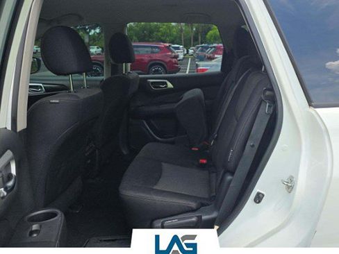 Used 2020 Nissan Pathfinder S FWD image 3